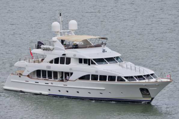 26 June 2020 - 16-01-22
Not sure why they would be heading for Cowes, nor visiting Dartmouth. Neither town has a regatta this year.
-------------------------------------------
Superyacht Bunty departs from Dartmouth